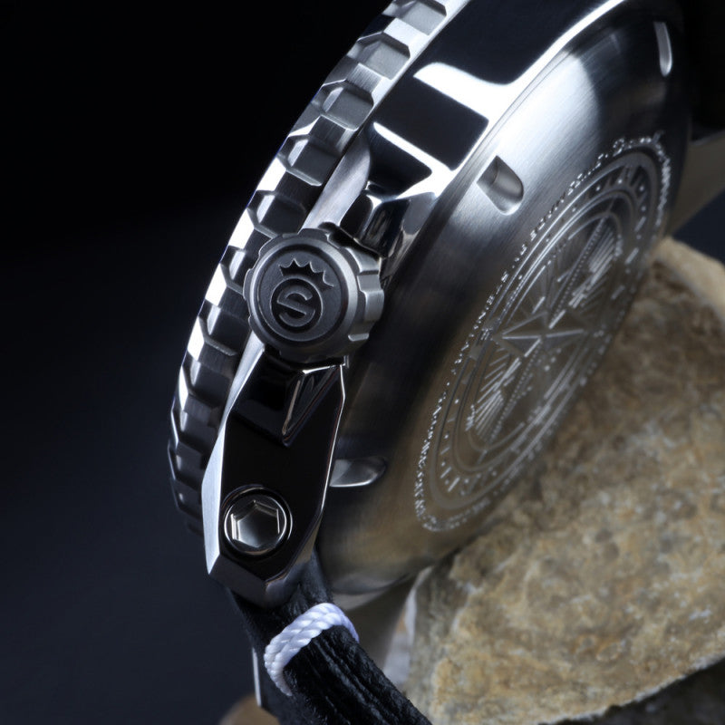 TRAVELLER GMT Blue