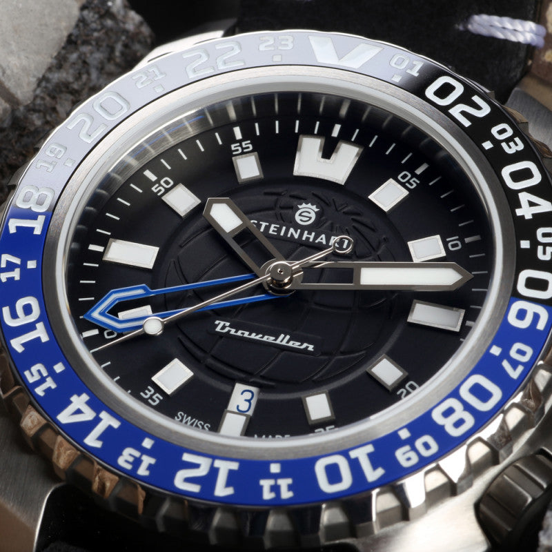 TRAVELLER GMT Blue