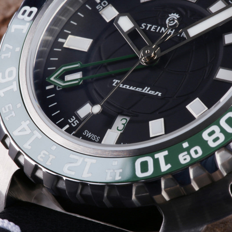 TRAVELLER GMT Green