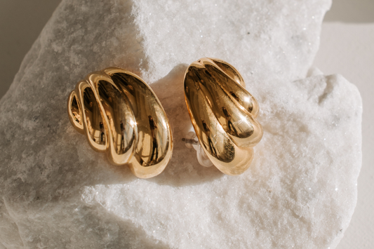 Gold vs Platinum: Investment Value, Durability, and Daily Wear