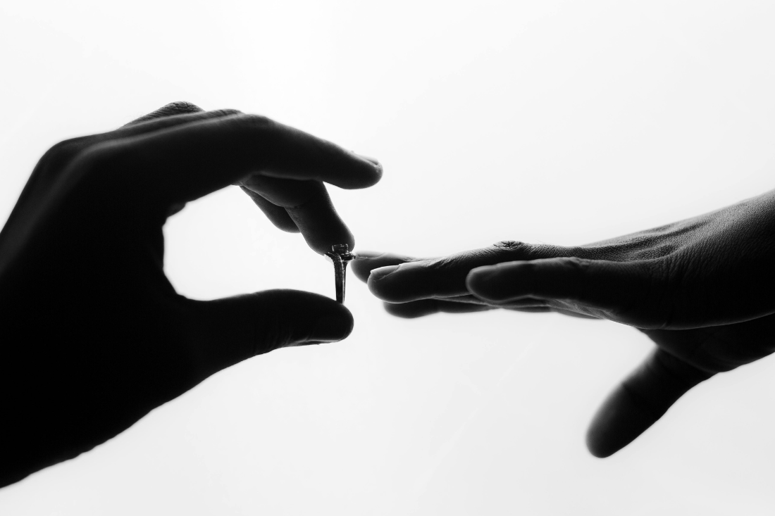 How to Choose the Perfect Engagement Ring: Beyond the Diamond