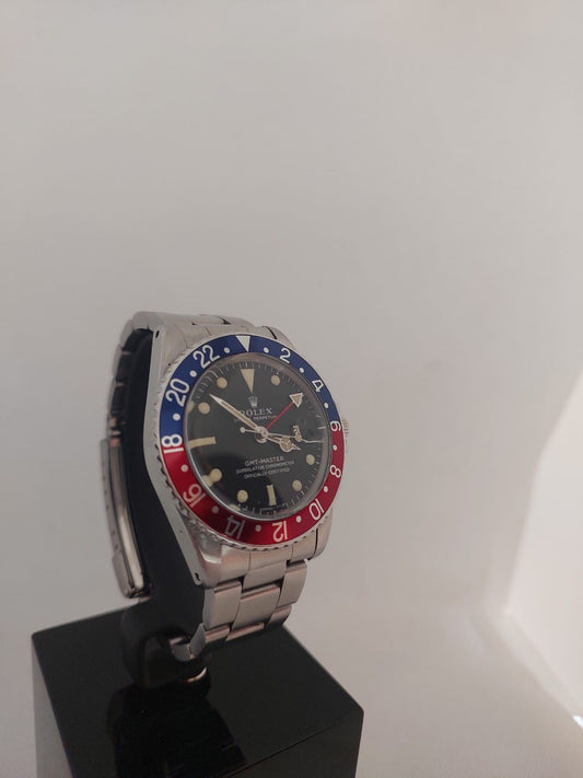 Pre-Owned Vintage Rolex Oyster Perpetual GMT Master Superlative Chronometer Model 1675 For Sale