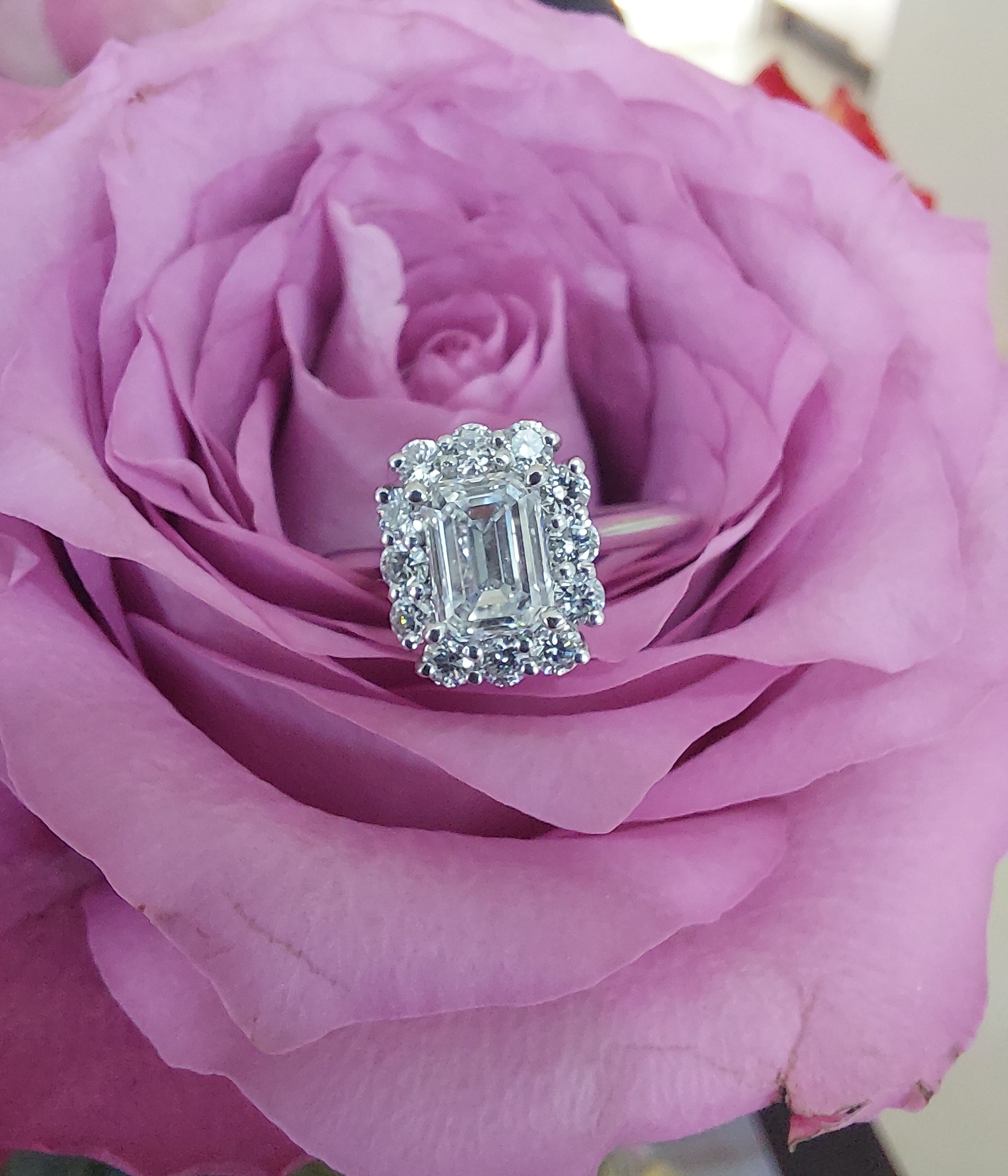 1 Carat Emerald Engagement Ring
