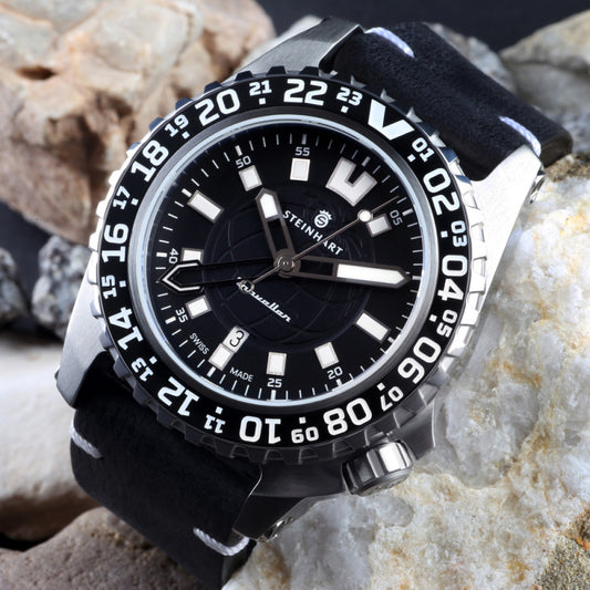 TRAVELLER GMT Black