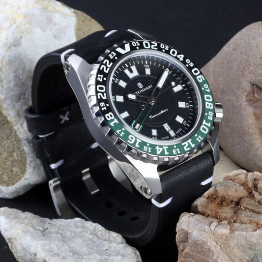 TRAVELLER GMT Green